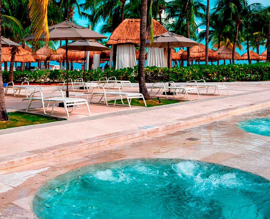 Hotel en Cancún con playa y amplias albercas